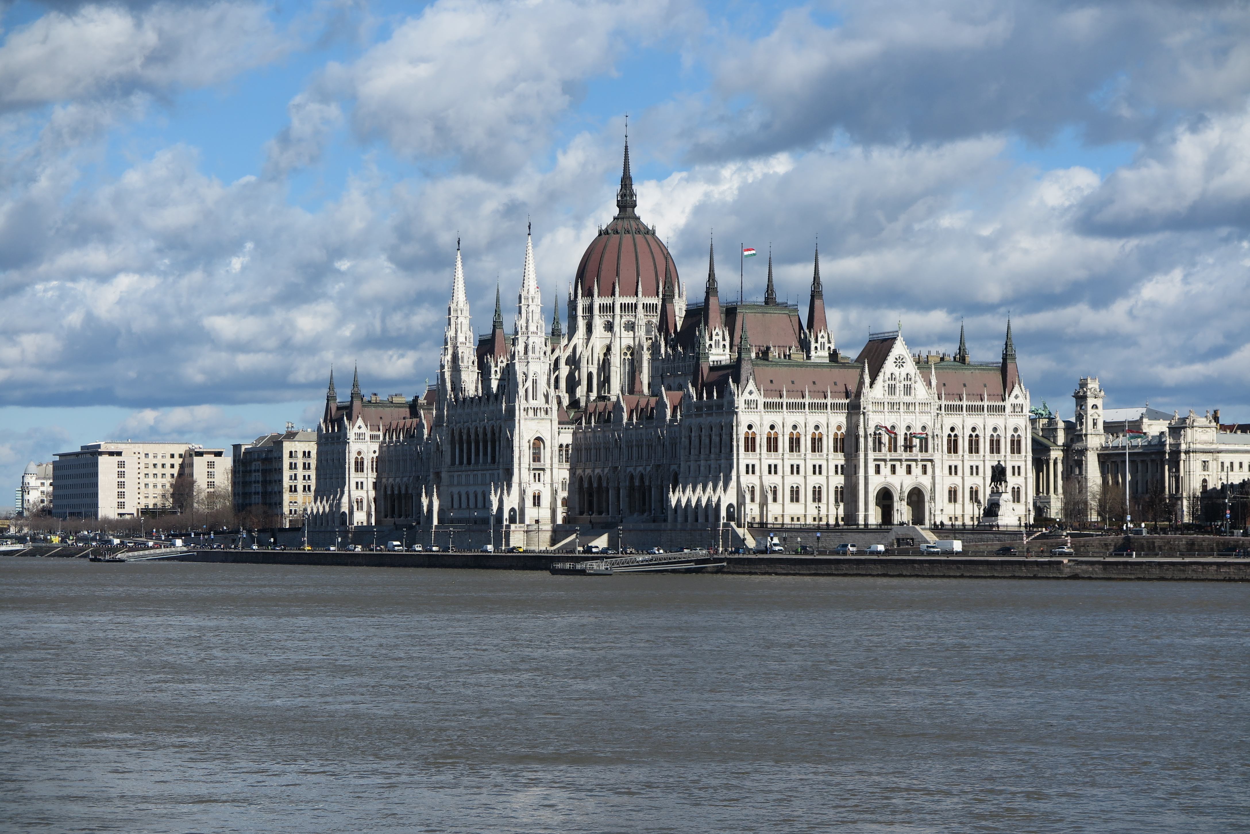 匈牙利布达佩斯经济与公共管理大学