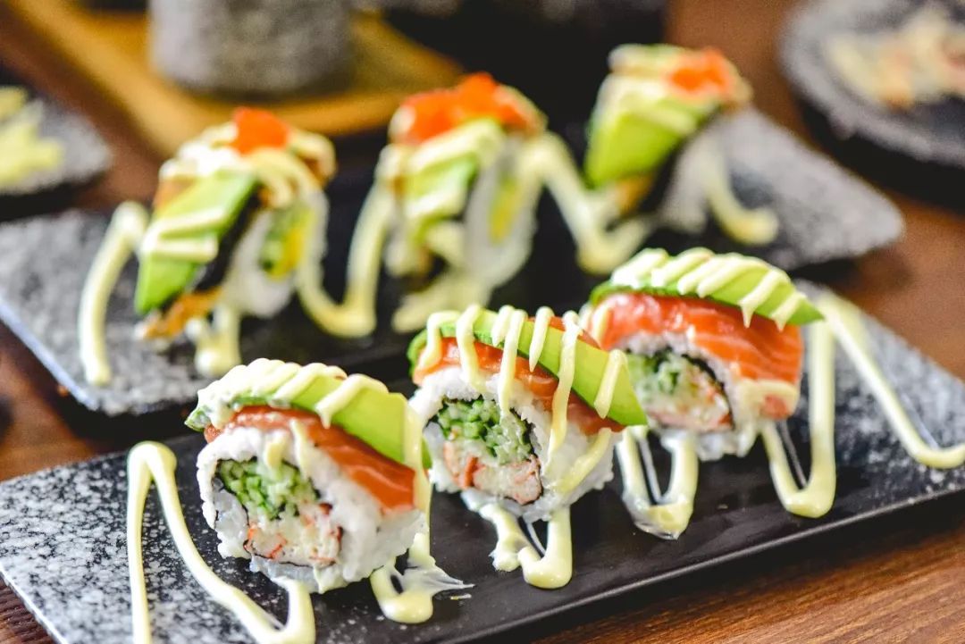 牛油果三文鱼寿司