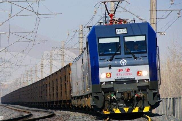  p>和谐系列货运电力机车是南车集团和北车集团与国外企业合作,引进