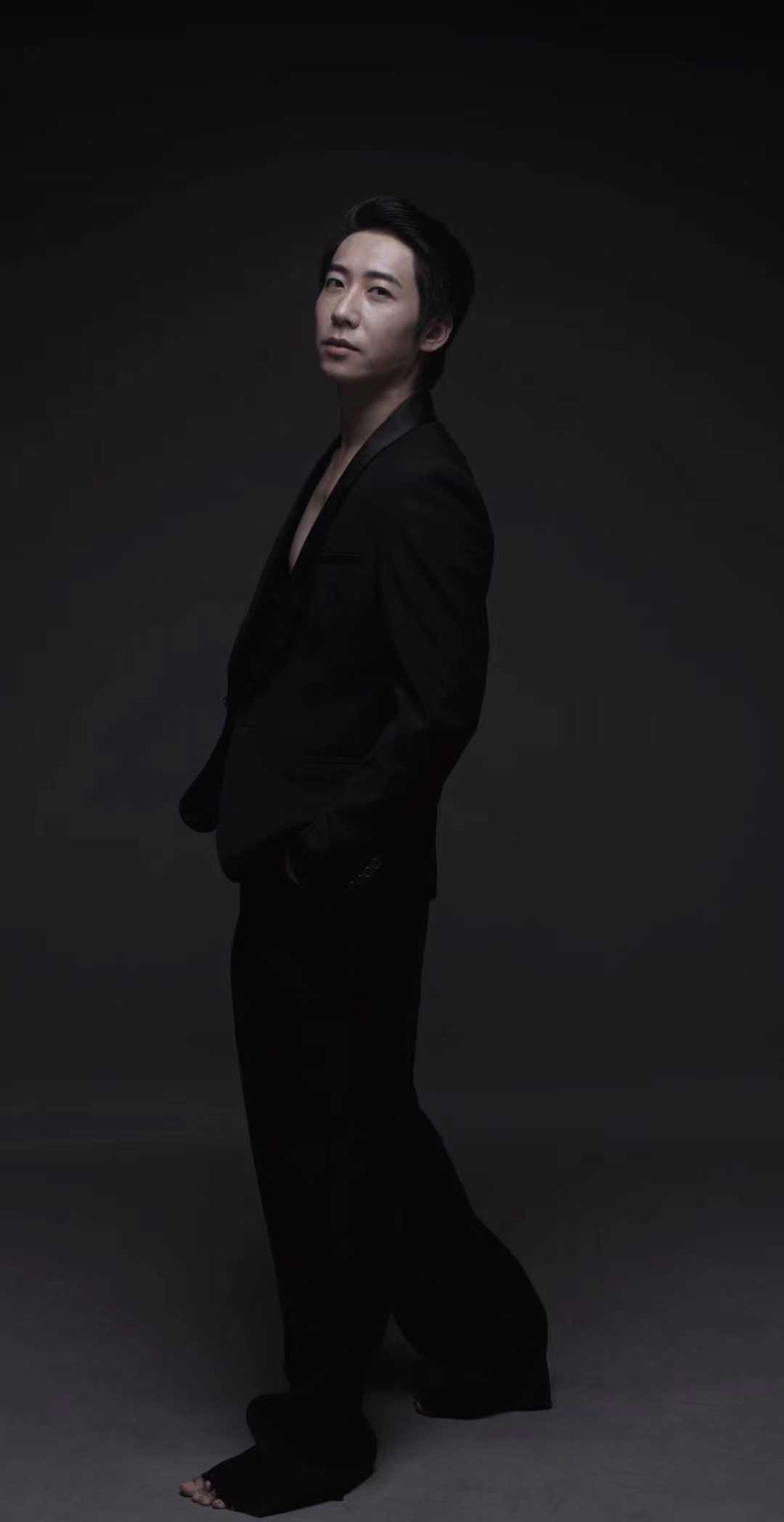  p>周航,1993年11月3日出生于甘肃省天水市,中国内地影视男演员.