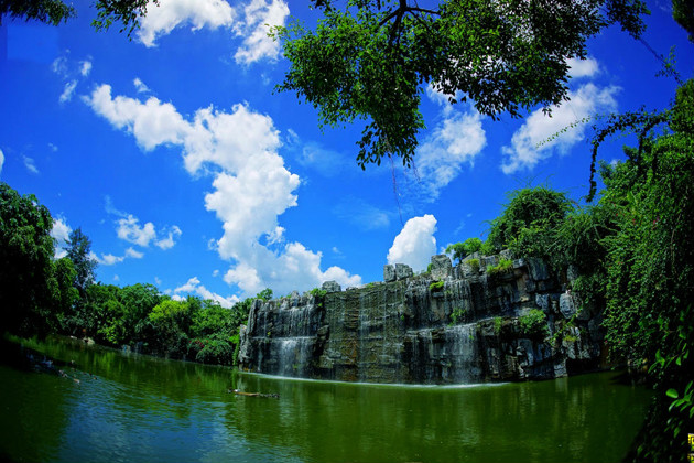  p>甘肃省临夏州康乐县景古镇景古村隶属于康乐县,相邻秦家河村,安龙