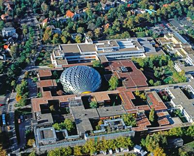 data-lemmaid="4143106">柏林大学 /a>,主校址位于柏林dahlem,是德国