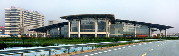  p>杭州汽车(九堡)客运中心站,整个中心站占地面积约11.