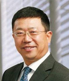 男,汉族,出生于1955年10月,江苏徐州丰县人(丰县梁寨镇闫楼村),1982年