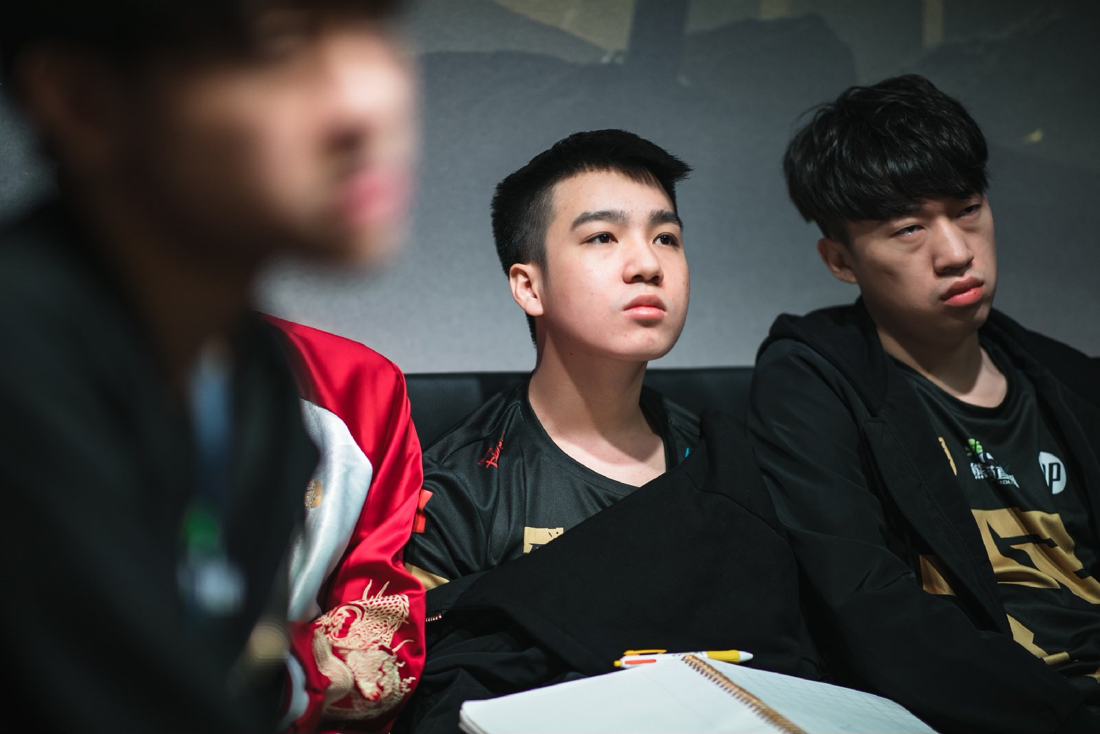  p>严君泽,1996年出生于海南万宁,游戏id:letme,中国《 a href="#"