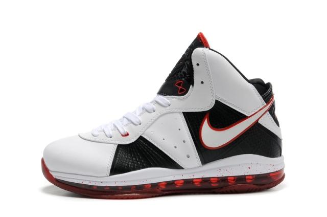 詹姆斯8代篮球鞋