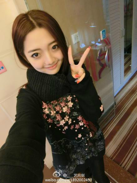  p>张兆艺,1994年12月17日出生于河北省邯郸市,中国内地女演员.