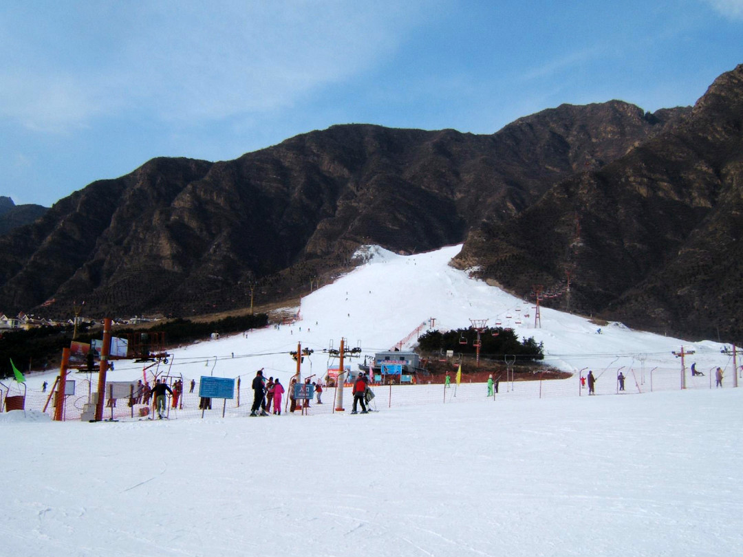  p>昌平雪世界滑雪场 是北京第一家滑雪场, 位于 a href="#" data