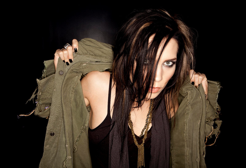  p>斯盖拉·格蕾(skylar grey),1986年2月23日出生于美国 a target="