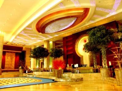 型酒店,位于东莞市莞长公路东侧地段,毗邻大岭山镇行政中心和文化广场