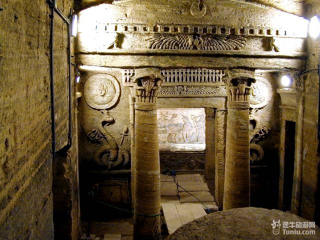 亚历山大地下陵墓