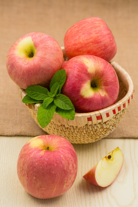  p>红富士是从普通 a target="_blank" href="/item/富士">富士 /a>的