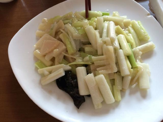  p>烧蒲菜是淮阳地区独有的传统名菜,属于豫菜系.