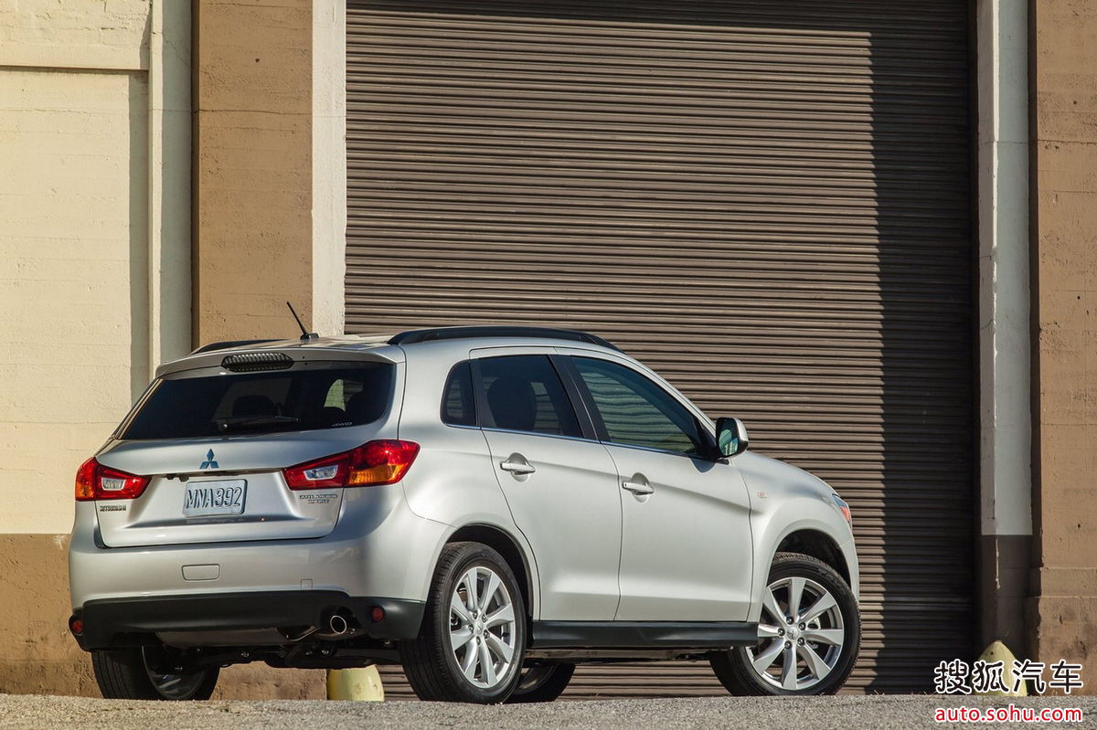 ">三菱汽车 /a>生产的一款 a>城市suv /a>(也可以看作是cross车型),其