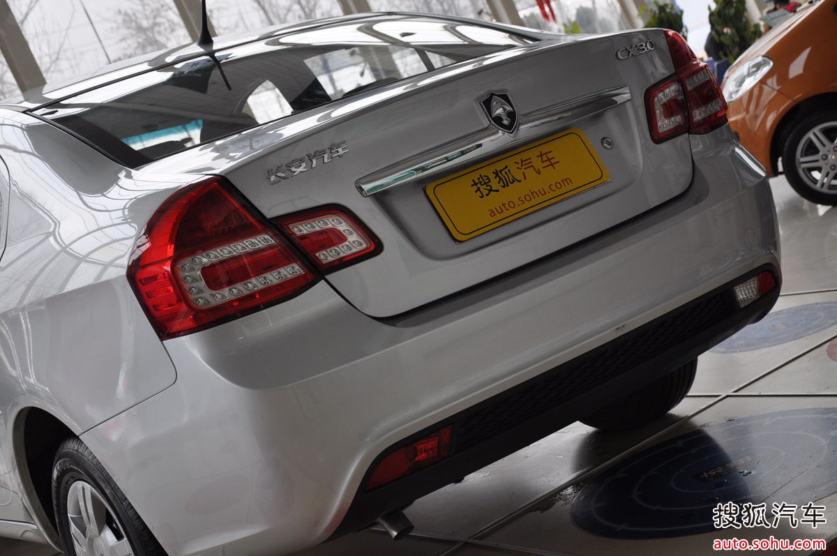 href="/item/长安cx30三厢">长安cx30三厢 /a>是长安汽车于2011年3月