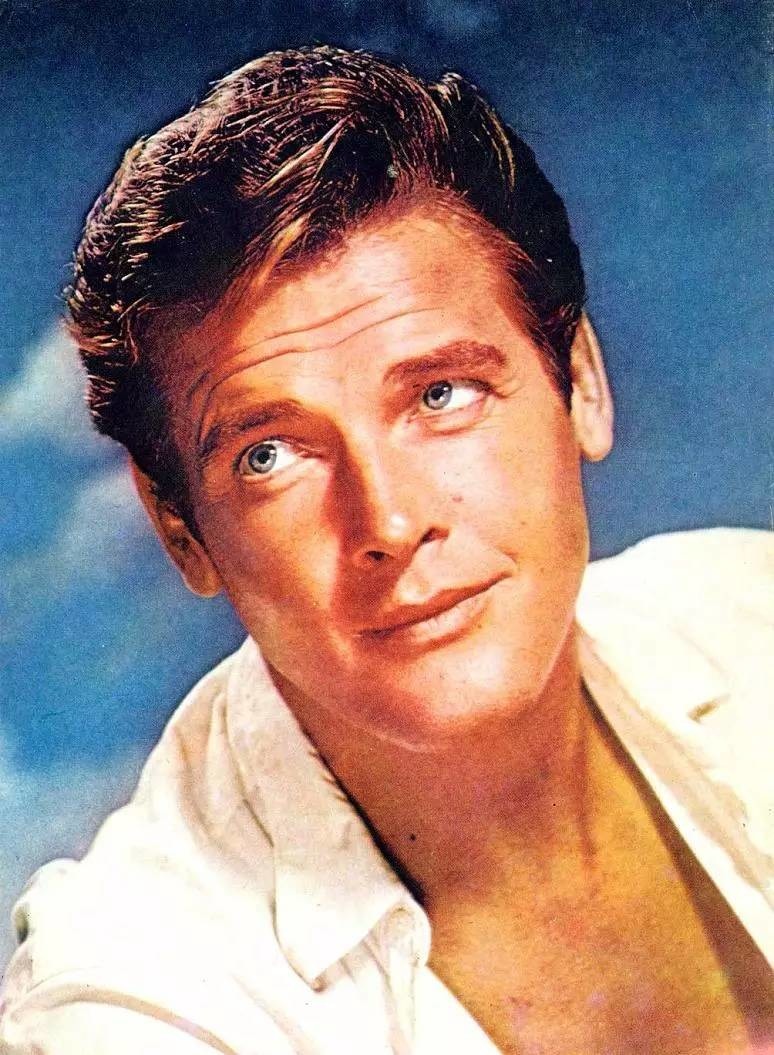  p>罗杰·摩尔 i>(1927年10月14日-2017年5月23日) /i>,1927年10月14