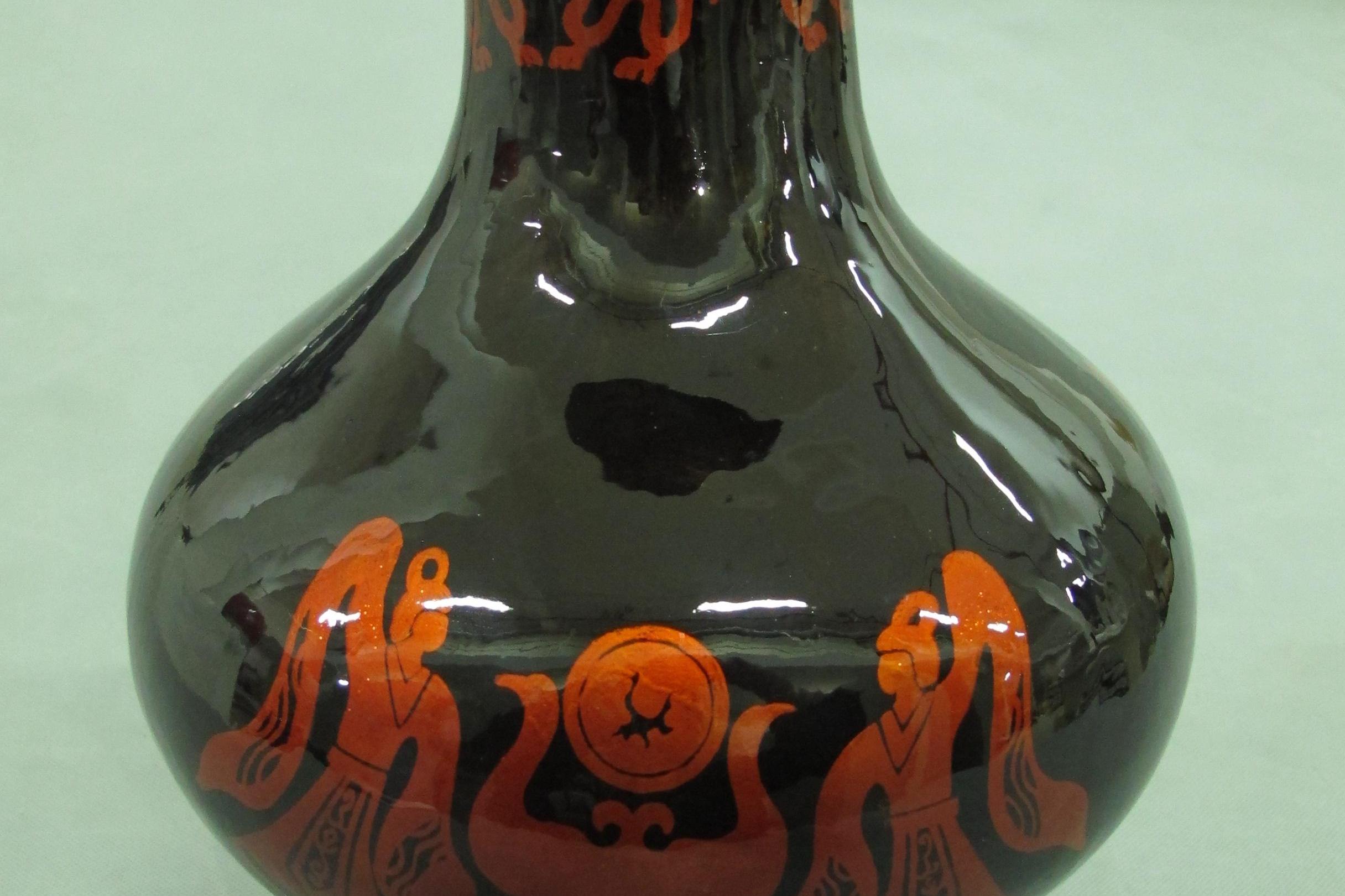 当代大方漆器花瓶