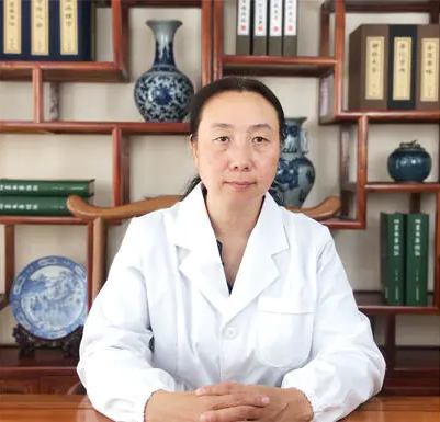  p data-id="gnbsb5q9gw">杨杰,女,中国中医科学院主任医师,医学博士