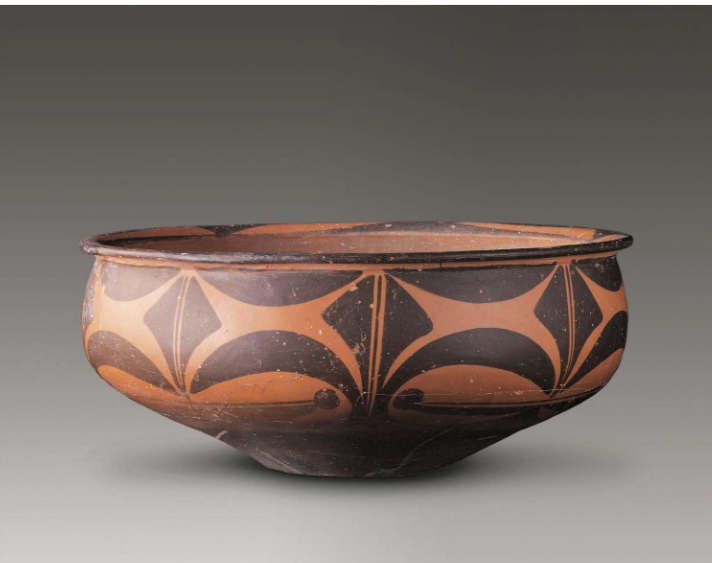 仰韶文化弧边三角纹彩陶盆