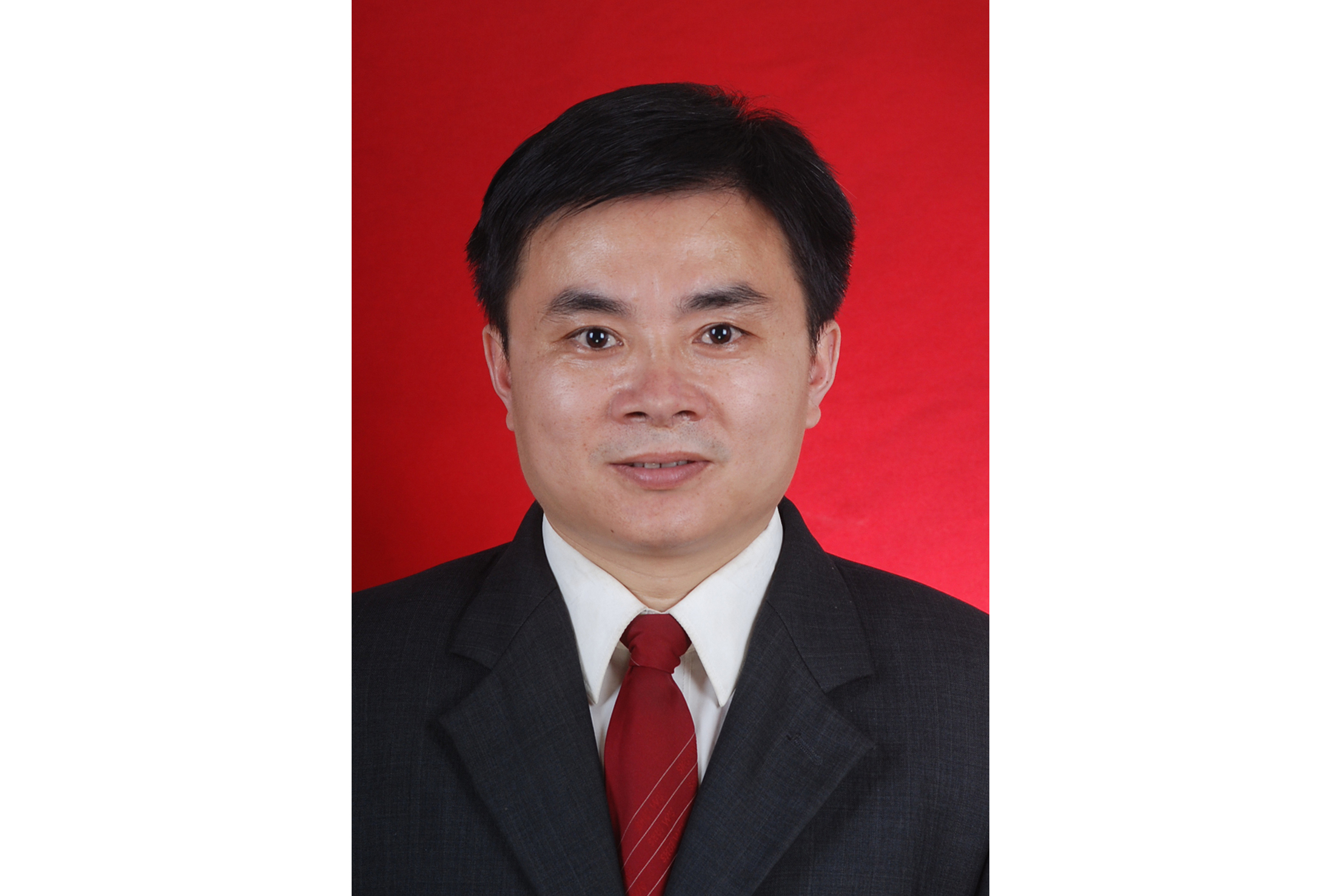 兴桥镇工作过,历任副镇长,组织员,常务副镇长,党委副书记,2012年4月至