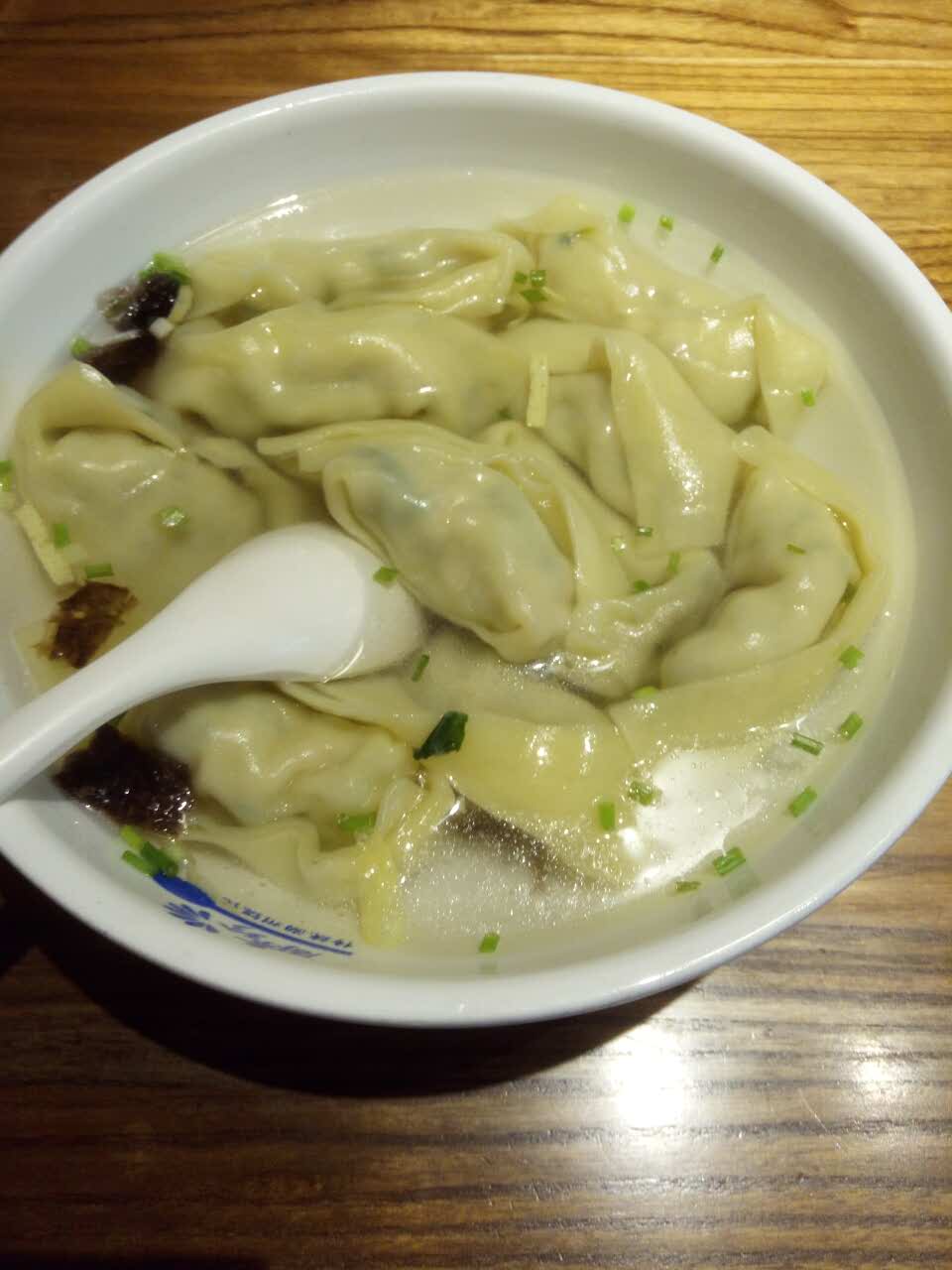  p>湖州大馄饨是浙江地区一道传统名小吃,起源于湖州,历史悠久,以 a