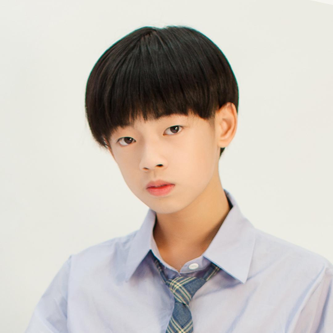 傅冠桦是优秀少年团的成员之一