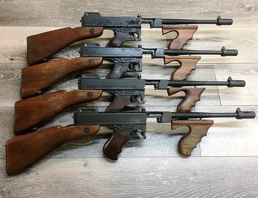 thompson submachinegun,又称:汤姆逊冲锋枪,绰号:tommy gun,译文