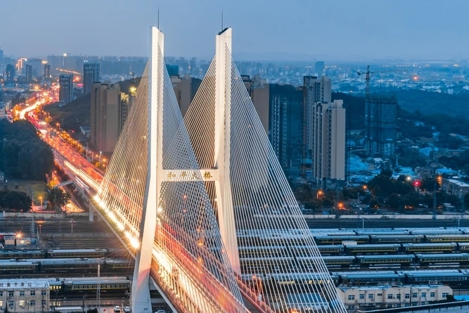 target="_blank" href="/item/徐州">徐州 /a>和平大桥位于江苏省徐州