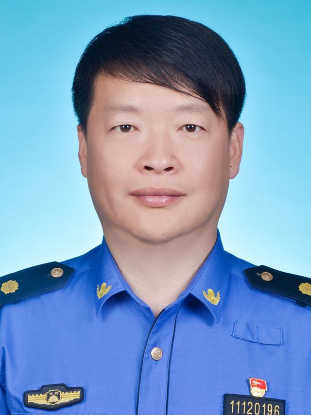 jzgr9gm">现任北京市顺义区城市管理委员会党组成员,区城管执法局局长