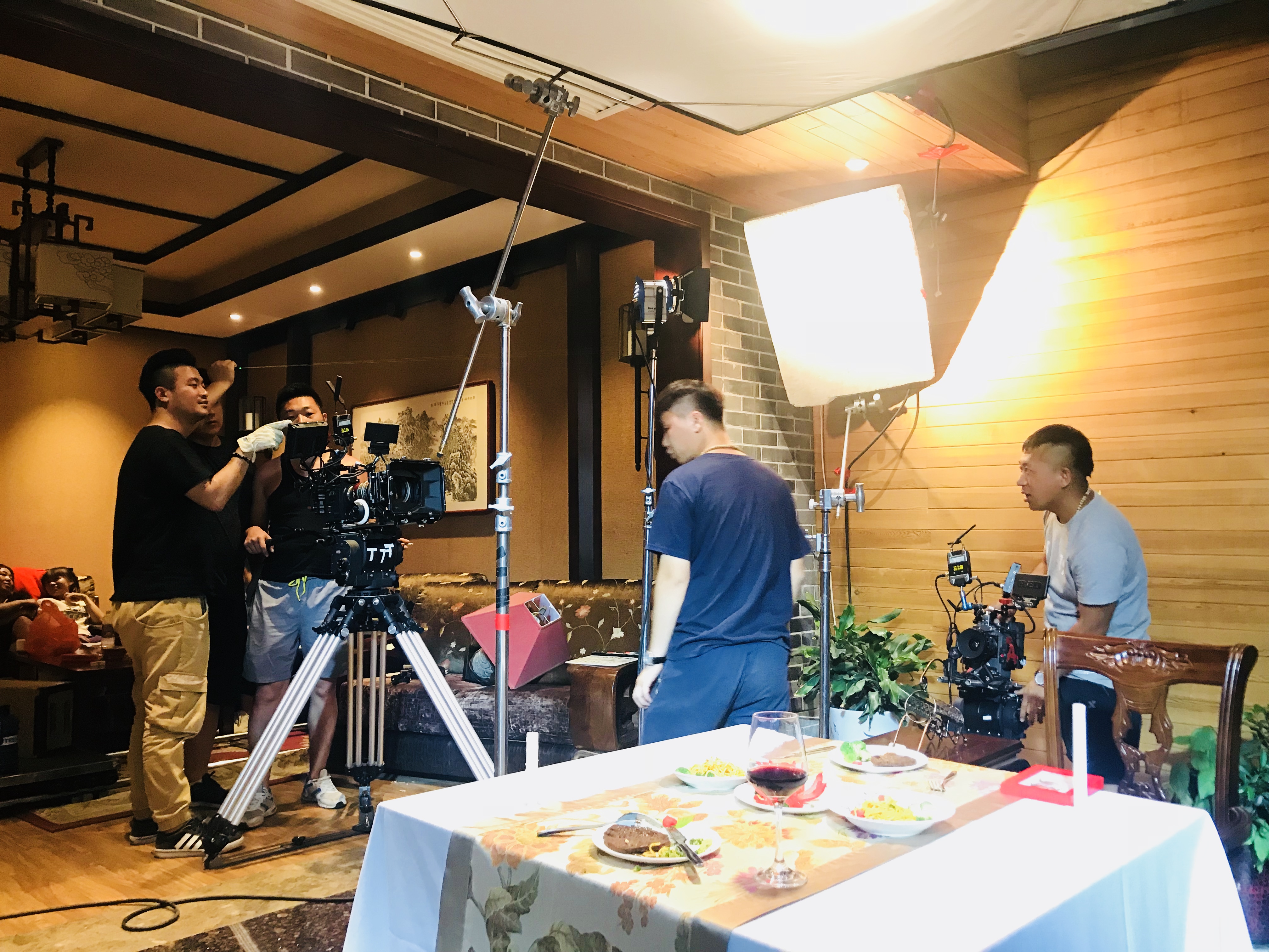  /p> p>主要经营范围有:影视制作;企业形象策划;广告制作,发布代理.