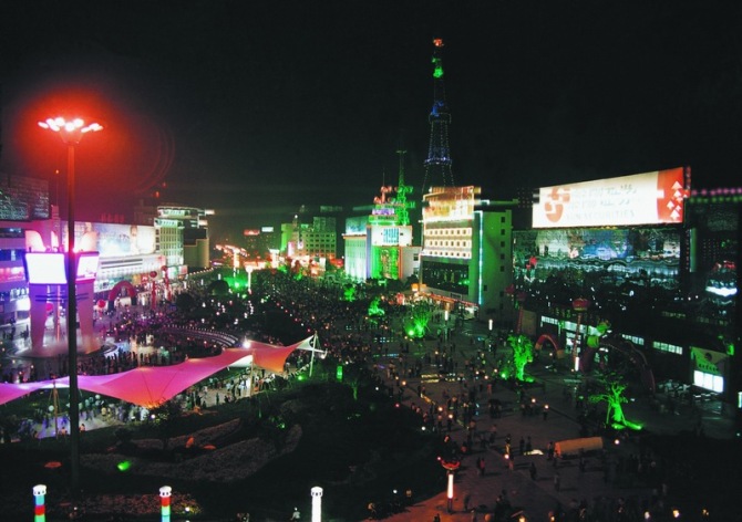  p>岳阳步行街,岳阳 a href="#" data-lemmaid="4628236">东茅岭 /a> 