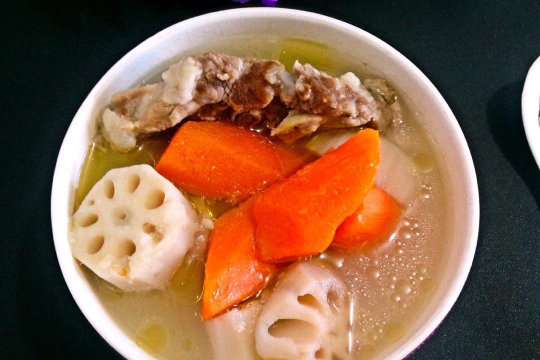 莲藕胡萝卜鸡汤