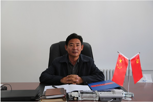 男,藏族,1968年5月出生,1987年9月参加工作,现任玉树市人民政府副市长