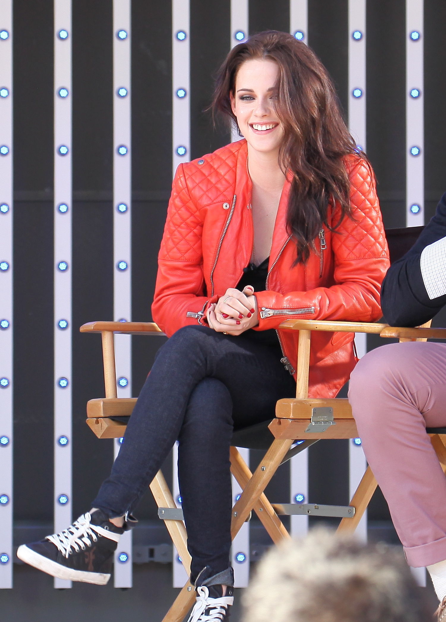  p>克里斯汀·斯图尔特,1990年4月9日出生于美国 a