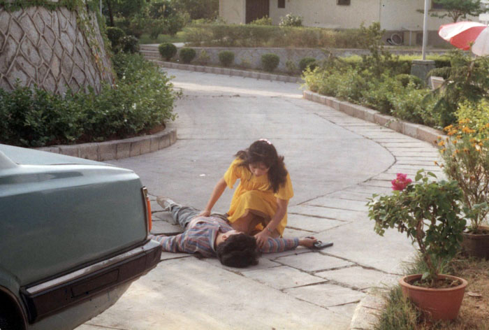  p>《生死之间》由 a target="_blank" href="/item/上海电影制片厂