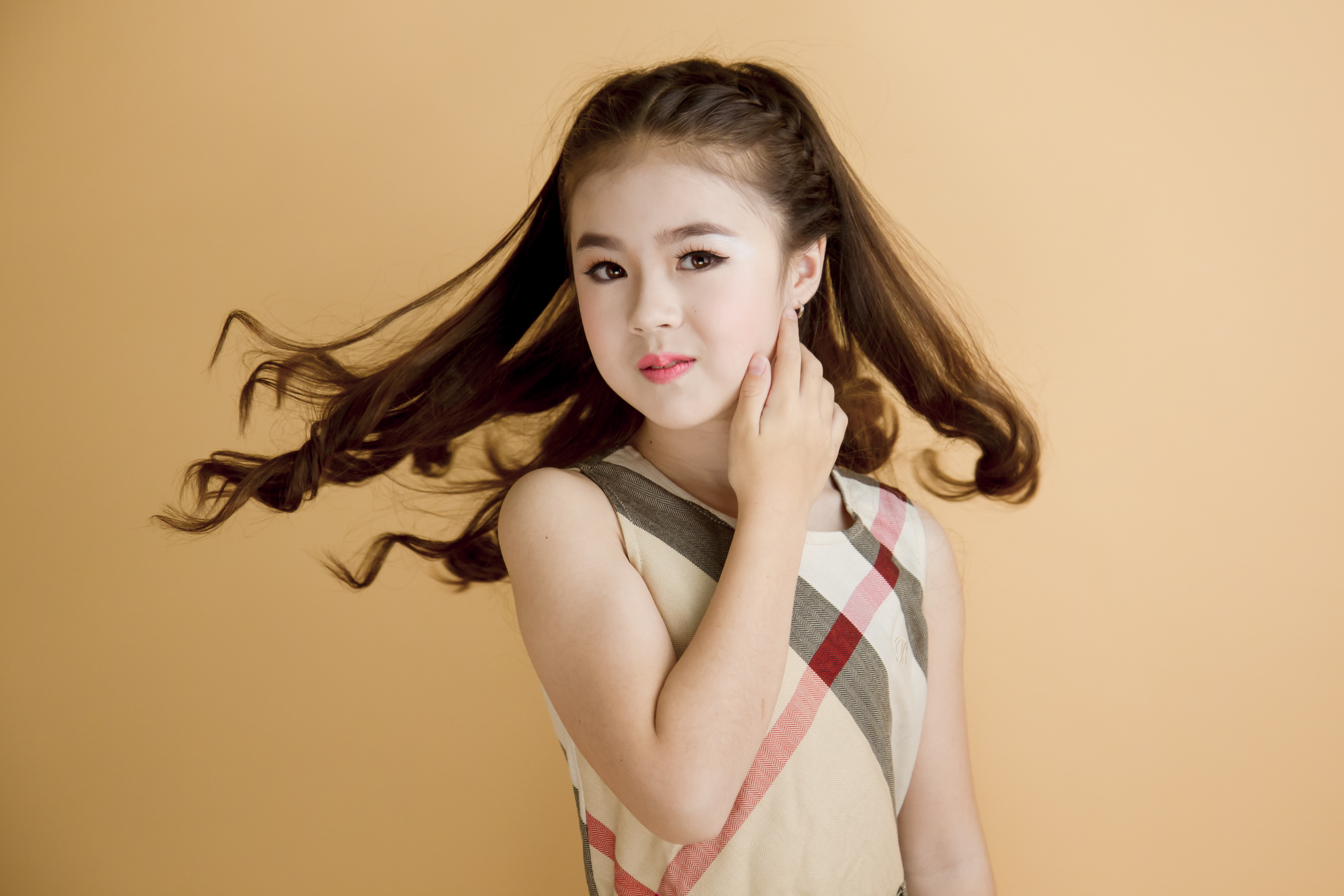  p>曾凯恬,小名恬恬,中美混血儿,童星,2005年3月30日出生于 a target=