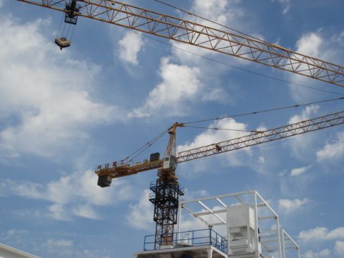 4096812">塔机 /a>,亦称 a href="#" data-lemmaid="218951">塔吊 /a>