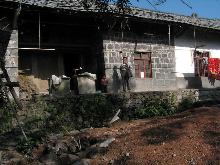  p>太阳自然村隶属于云南省昭通市镇雄县以勒镇毛坝村委会,位于以勒镇