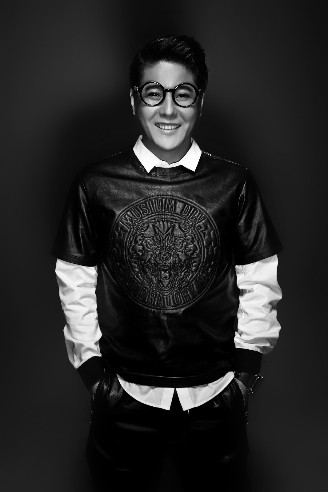  p>金霖,中国内地歌手,青年歌唱家,师从中国著名女高音歌唱家邓玉华