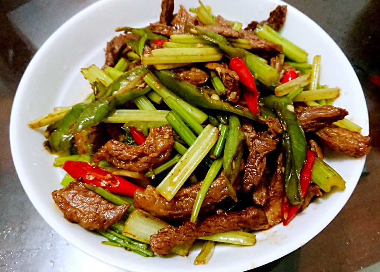 芹菜爆炒牛肉