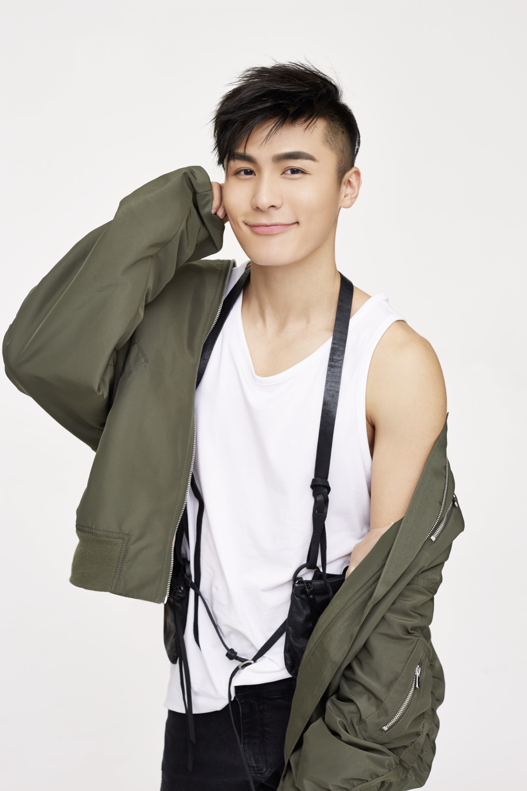  p data-id="gnbp3wlzgx">陈昊,1995年3月26日出生于陕西省西安市