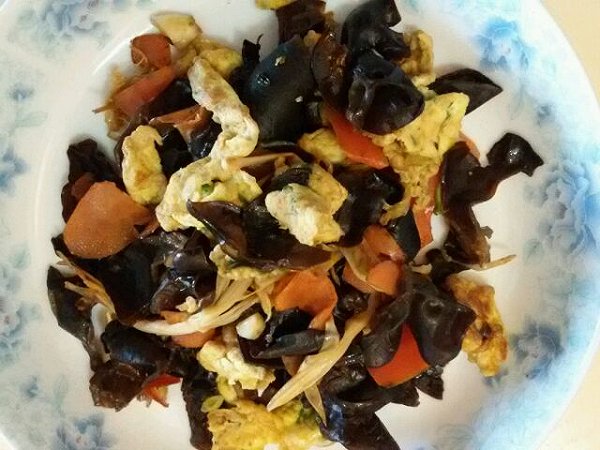  p>黄花菜木耳炒鸡蛋是一道以 a href="#" data-lemmaid="860382">