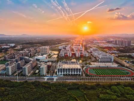<p>航拍校区