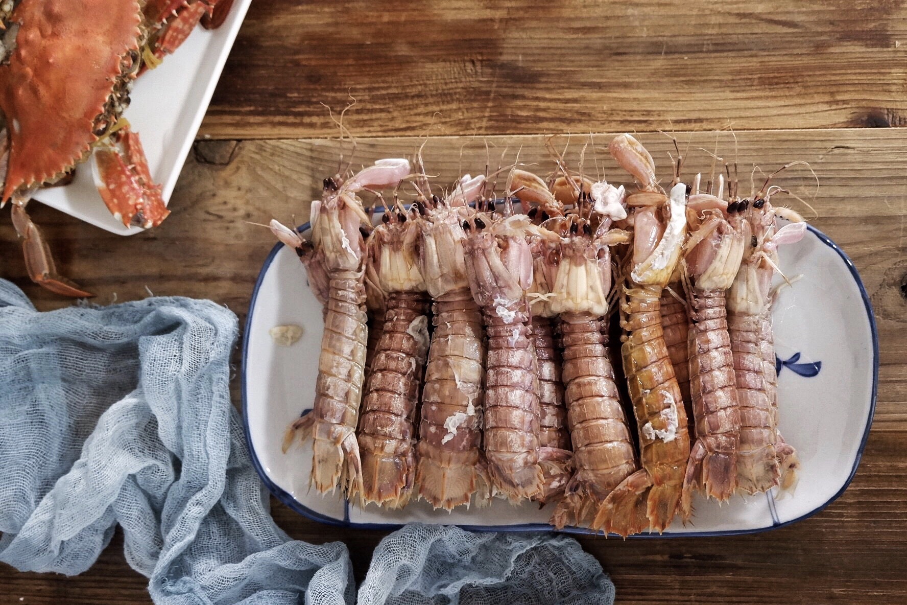  p>清蒸皮皮虾,一道海鲜类菜品,以虾为主料.