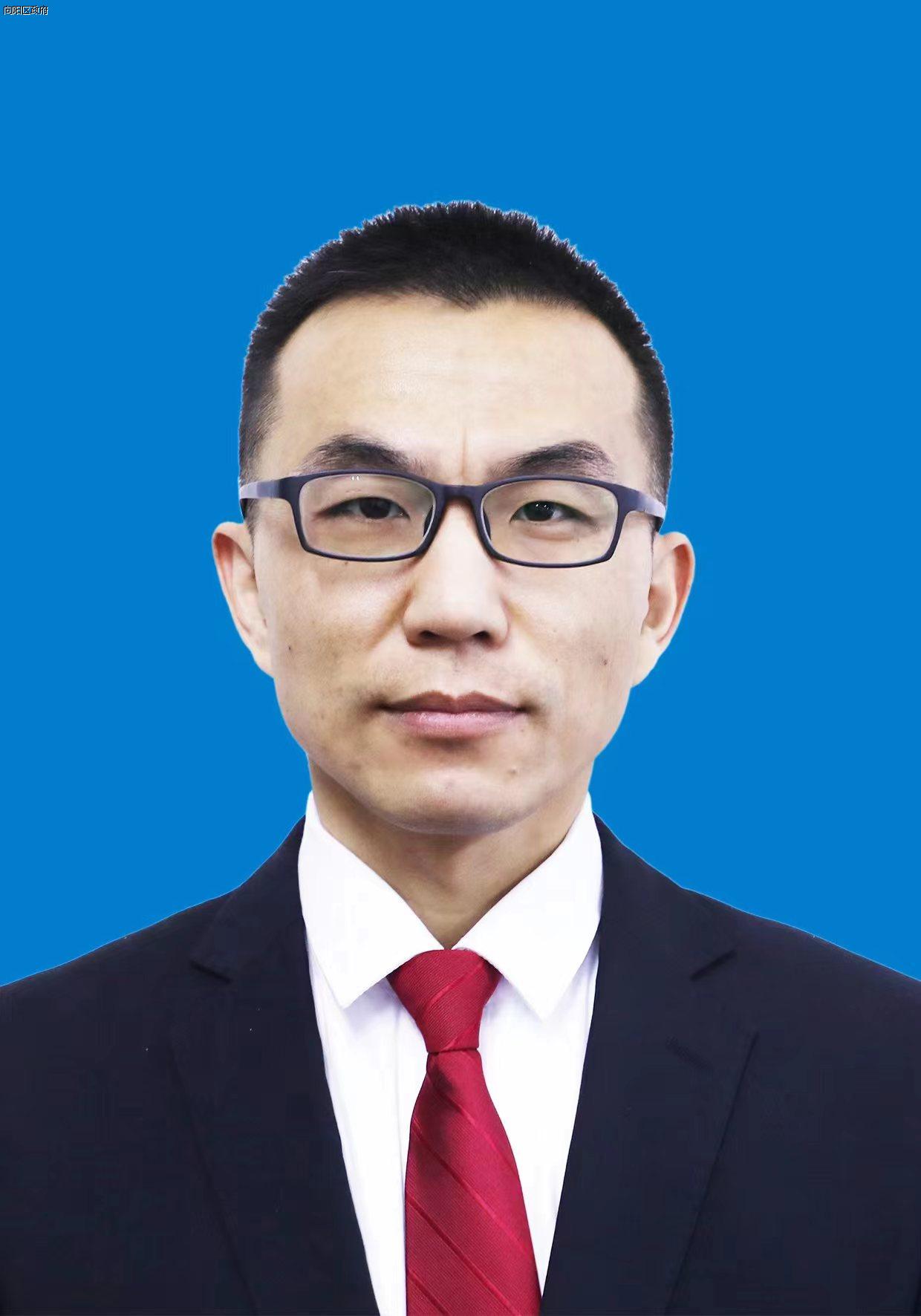  /p> p>现任黑龙江省佳木斯市向阳区委常委,宣传部部长. /p>