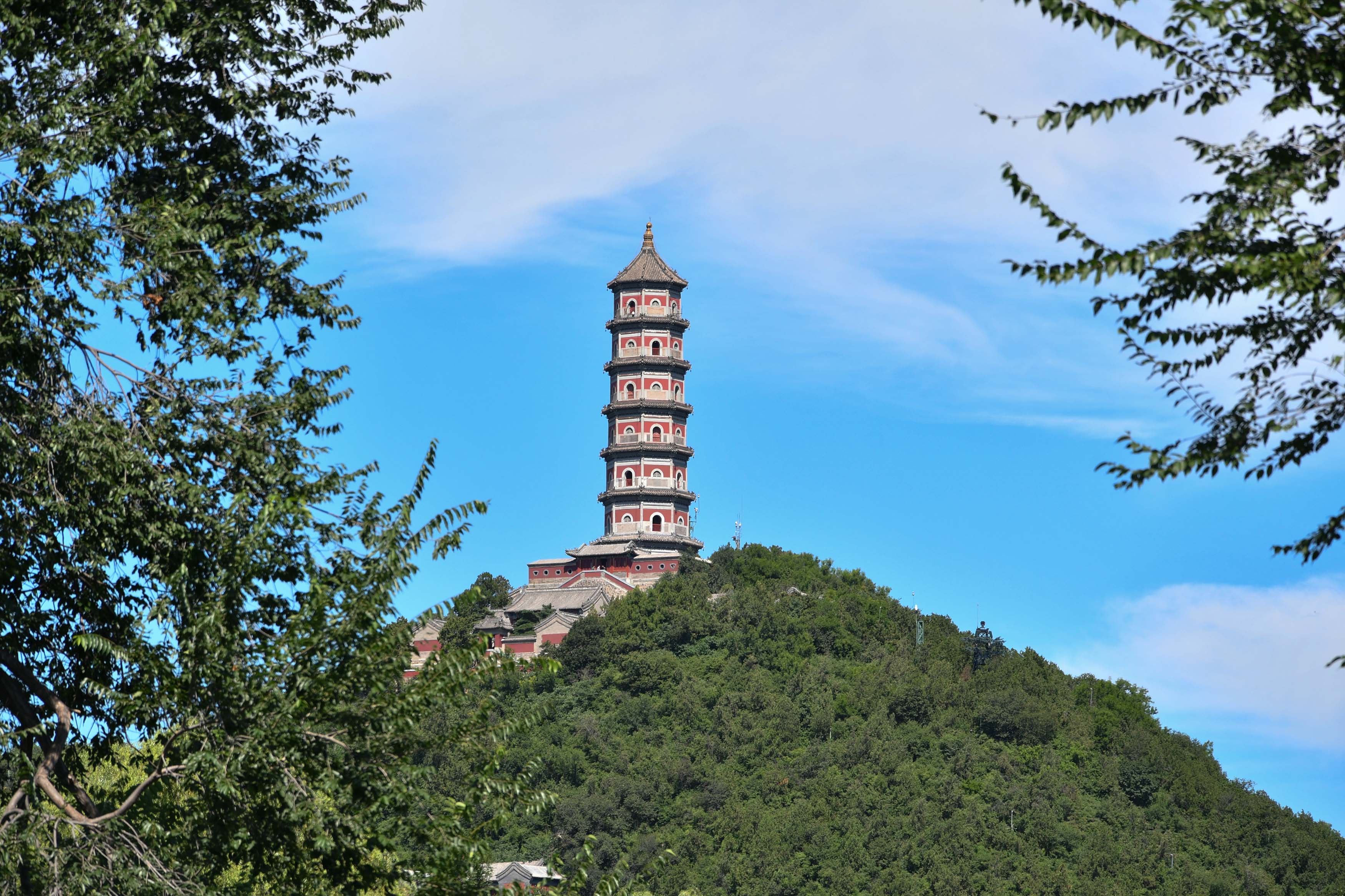  p>静明园,位于北京市海淀区玉泉山小东门外,颐和园昆明湖西.