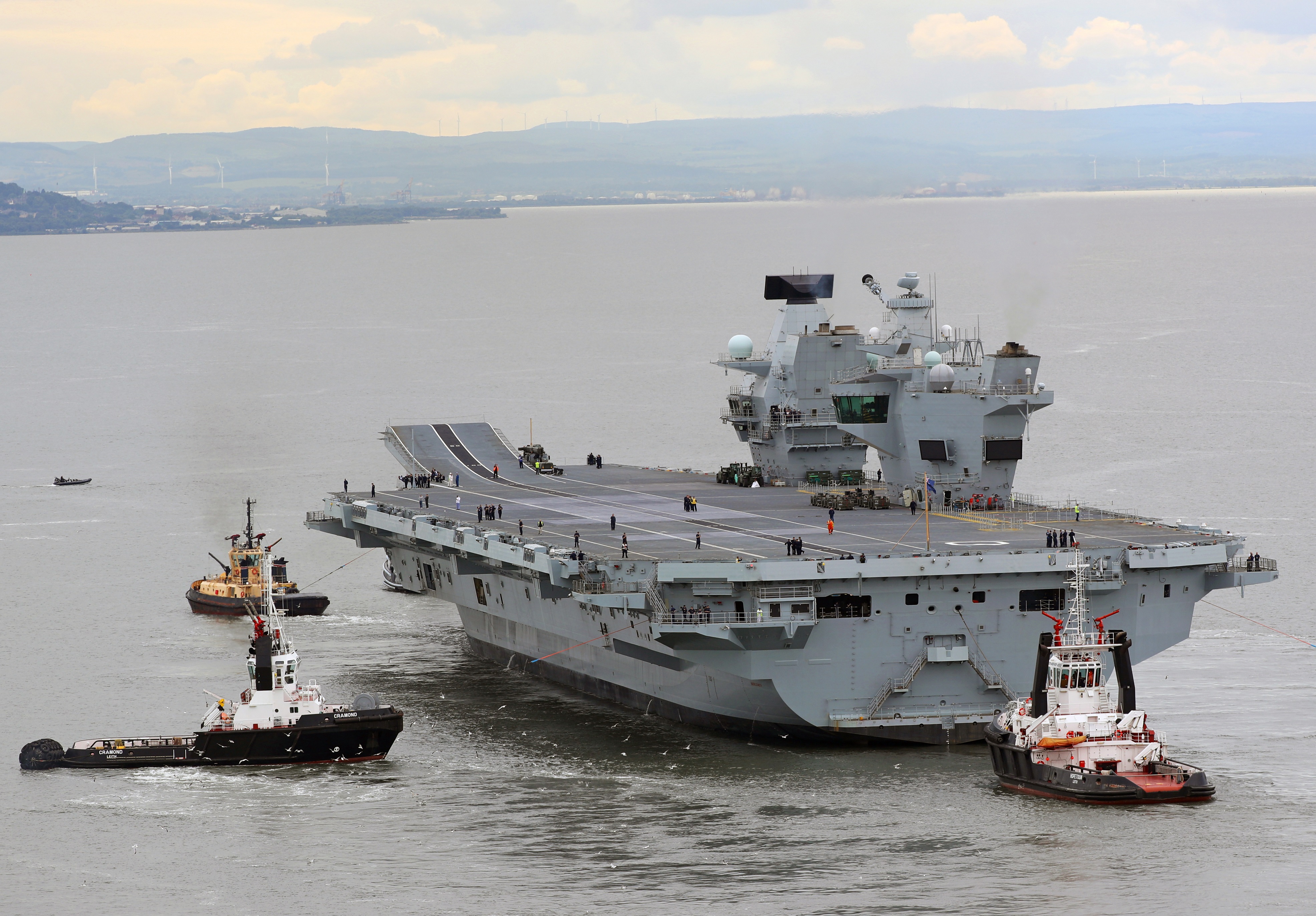 queen elizabeth class aircraft carrier