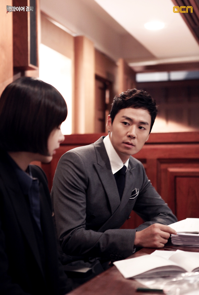 官》是由金秉洙执导, a href="#" data-lemmaid="7174269">延政勋 /a>