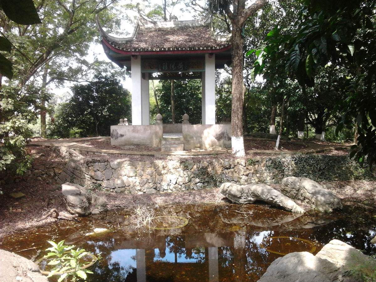  p>明秀园风景区位于广西南宁市武鸣区,原名富春园,三面环水,呈葫芦形