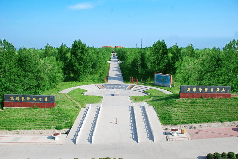  p>王杰广场,展览馆位于内蒙古呼伦贝尔市阿荣旗政府所在地 a target=